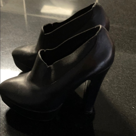 Heels - Picture 2 of 5